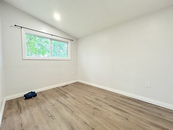 4th image of 110 Rifle Range Rd