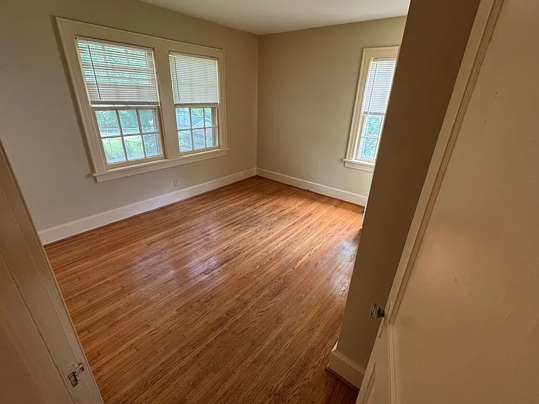 312 Roswell Ave SE — Photo 8
