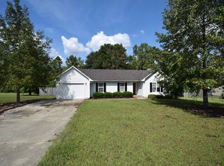 119 Chapel Hill Dr, Raeford, NC 28376