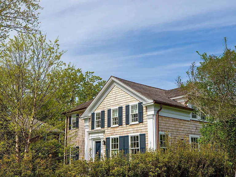 189 Lumber Ln — Photo 1