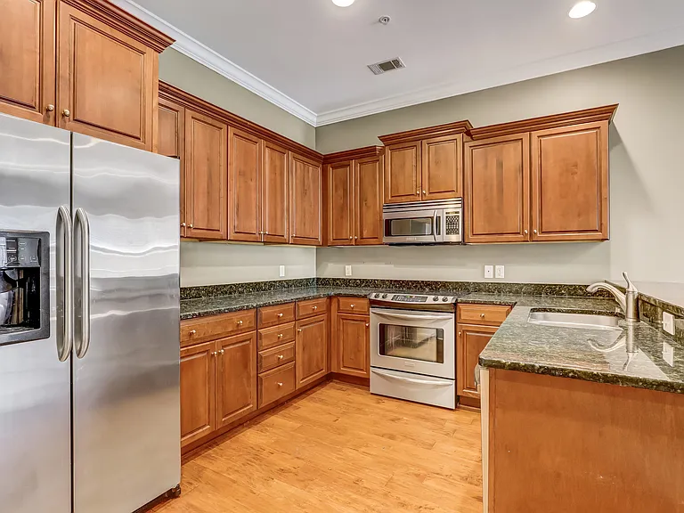 425 E McDonough St #101 — Photo 6