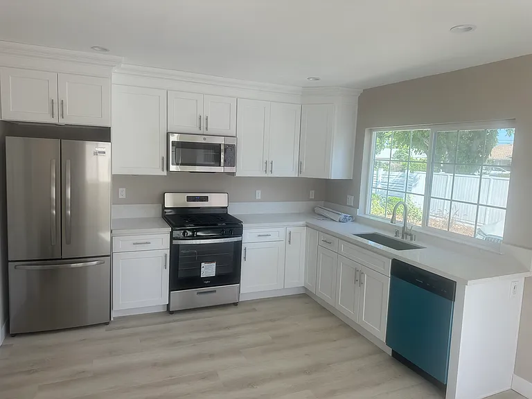 24047 Gilmore St #24049 — Photo 10