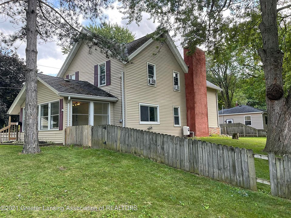 1st image of 227 W Hodge Ave