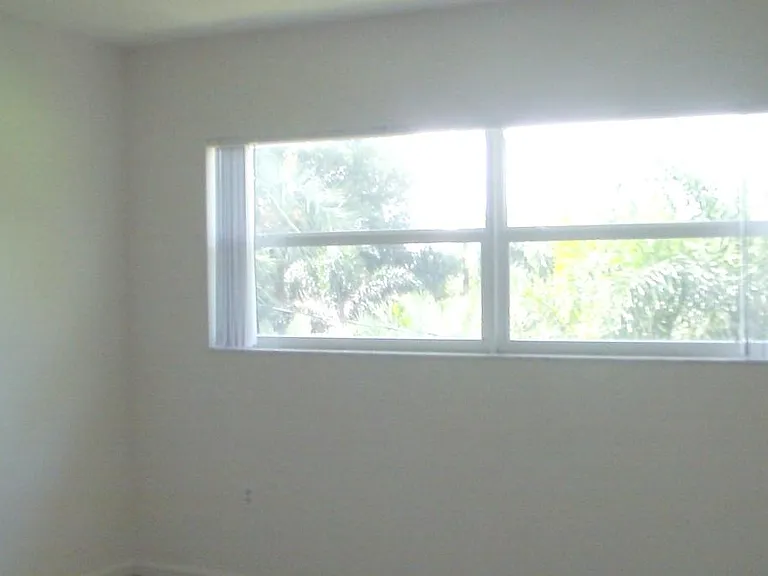 601 NW 7th St #5 — Photo 5