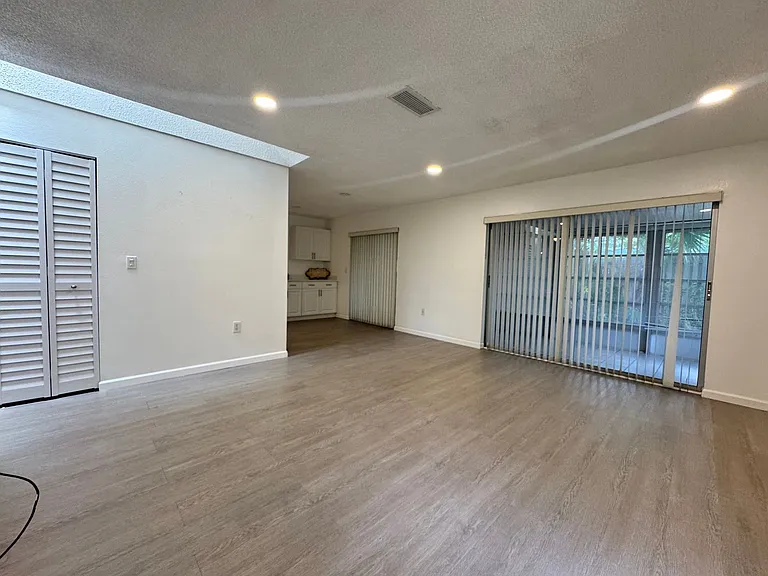 5368 Royal Palm Ave — Photo 8