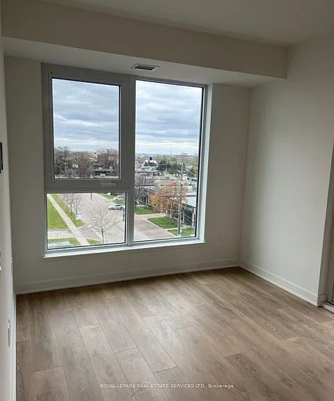 1037 The Queensway #412 — Photo 1