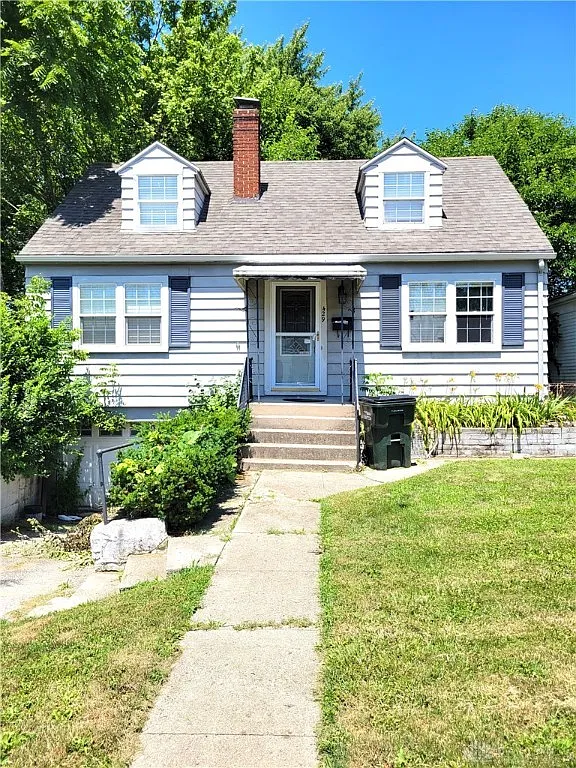 429 Morse Ave photo 1
