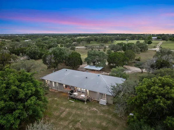 212 County Road 229, Briggs, TX 78608