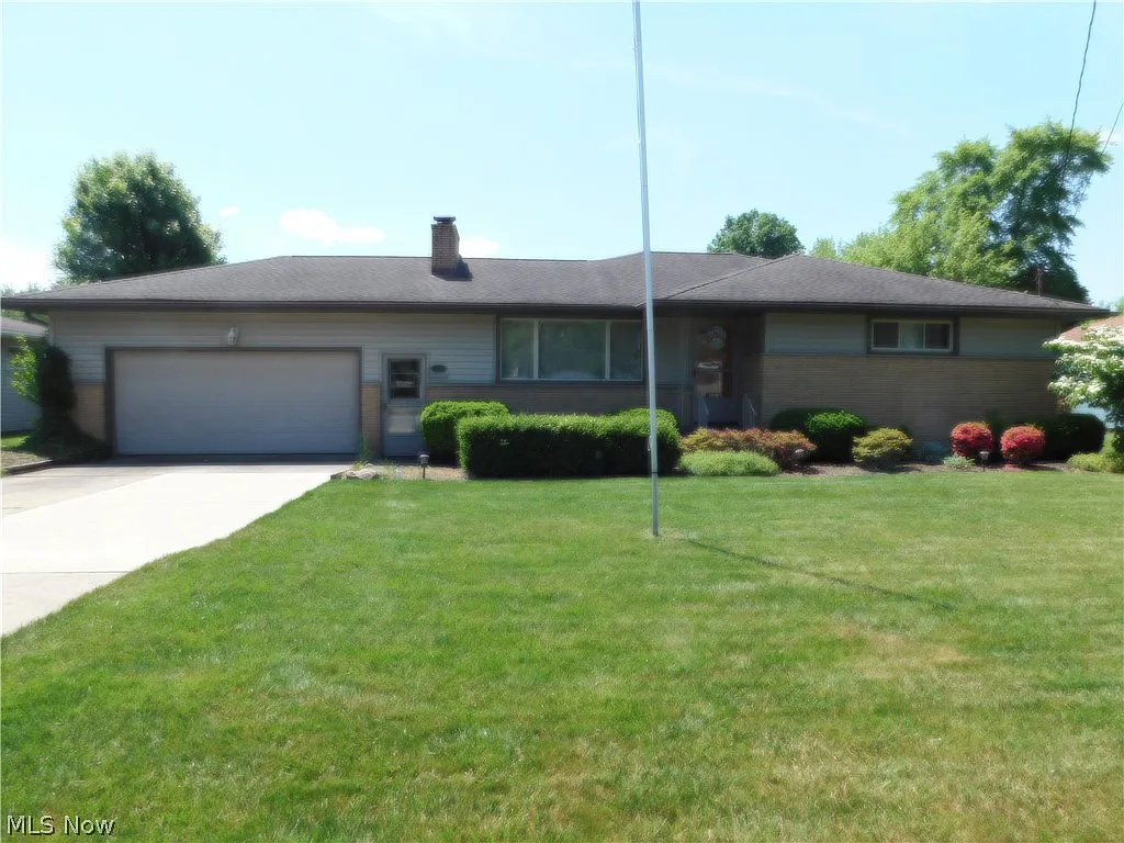 1167 Dodge Dr NW photo 1