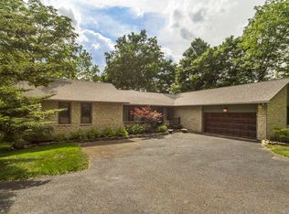 8283 Riverside Dr, Dublin, OH 43016