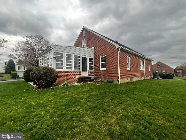 300 Harrison Ave — Photo 33