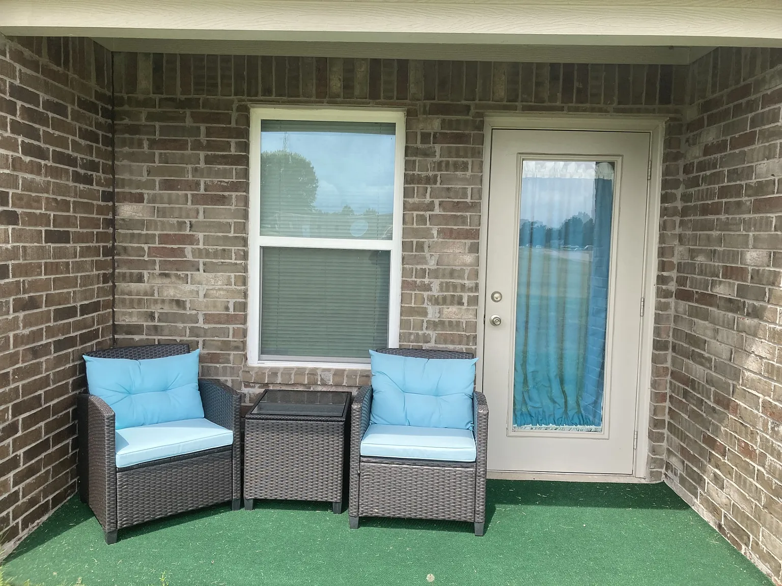 2 bed, 980 sqft, $1,100 — Photo 2