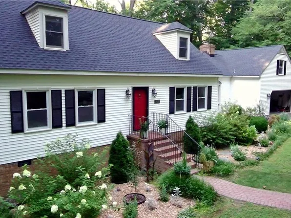 7615 Gloucester Village Dr, Gloucester, VA 23061