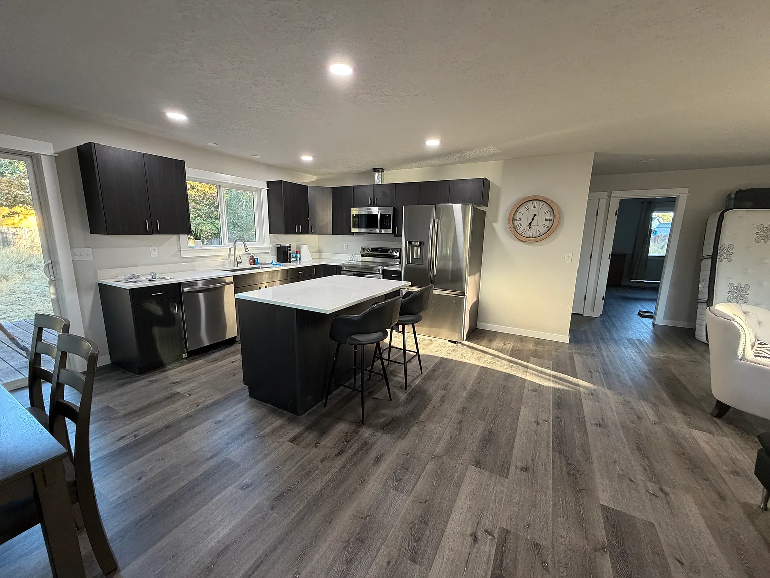 2 bed, 1200 sqft, $2,000 — Photo 3