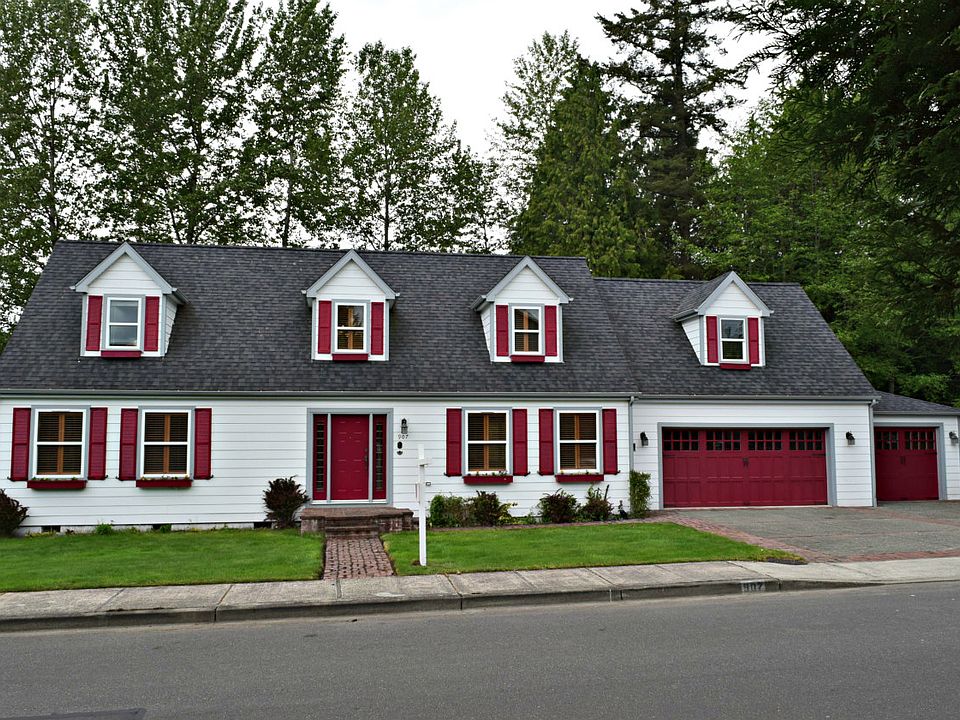 1st image of 907 231st Pl NE