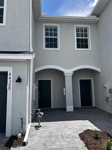 44308 Caraton Ter Photo 1