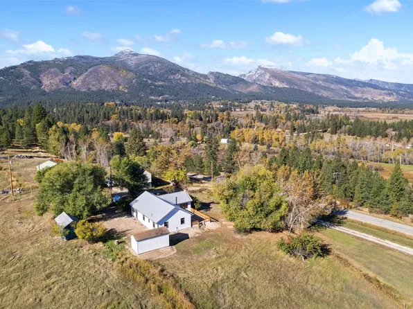 355 Big Griz Ln, Hamilton, MT 59840