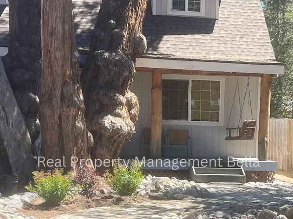 1050 Mohawk St, South Lake Tahoe, CA 96150