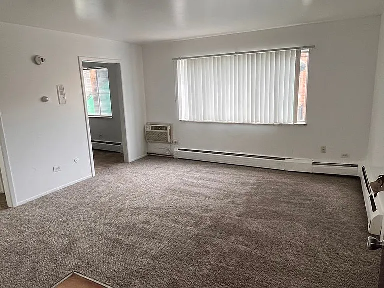 1257 N Logan St — Photo 2
