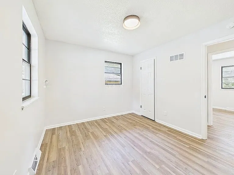 8628 E 108th Ter — Photo 11