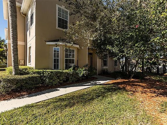 4th image of 659 Vallance Way NE