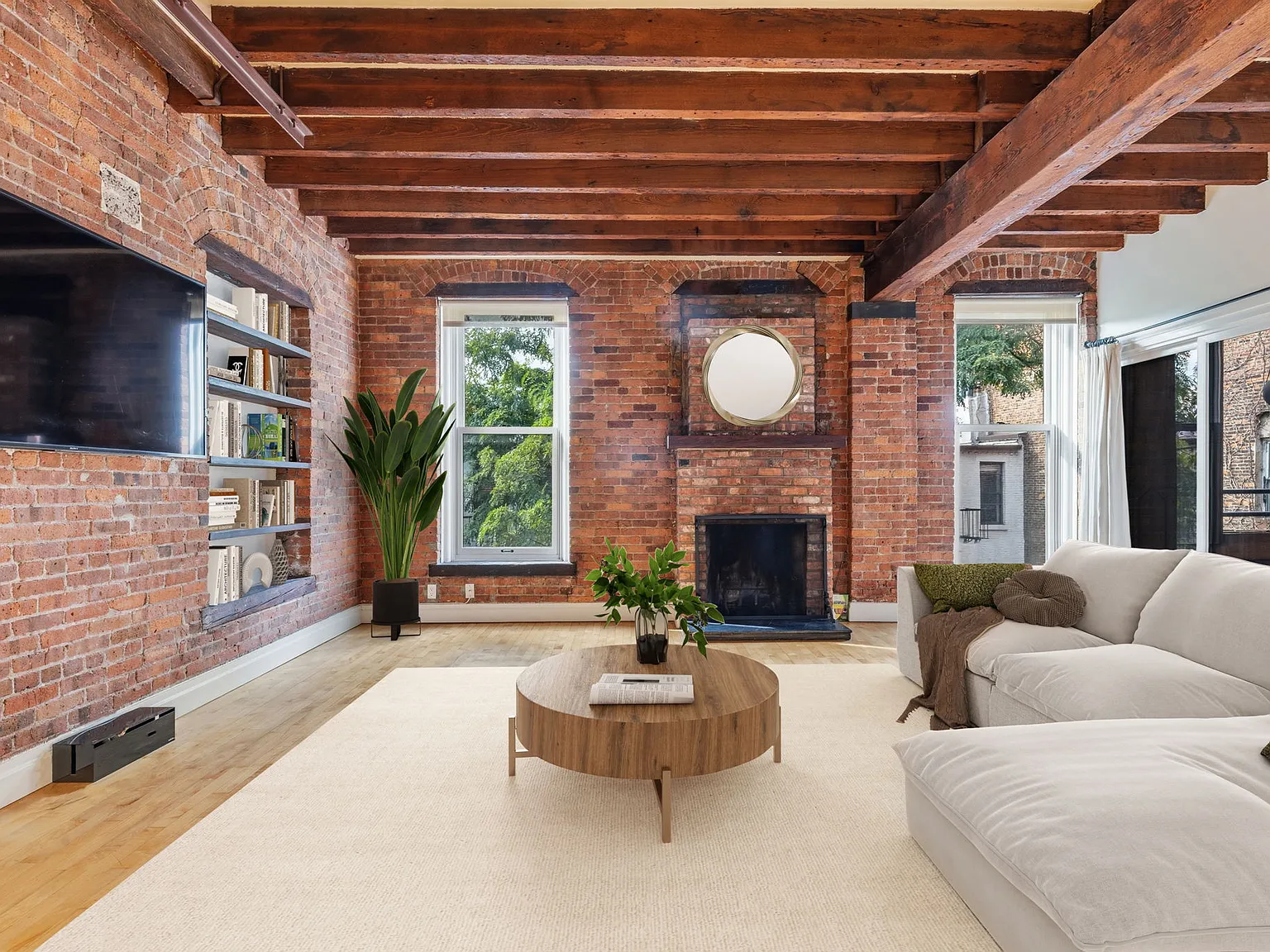 35 Bethune Street — Photo 2