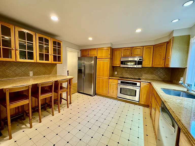 9 Brooks Rd — Photo 7