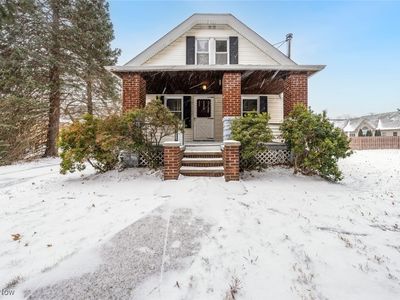 6352 Crossview Rd, Seven Hills, OH, 44131