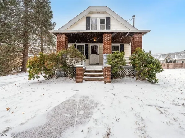 6352 Crossview Rd, Seven Hills, OH 44131