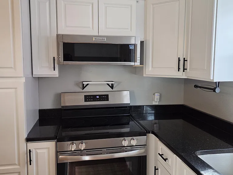 534 North Cir — Photo 10