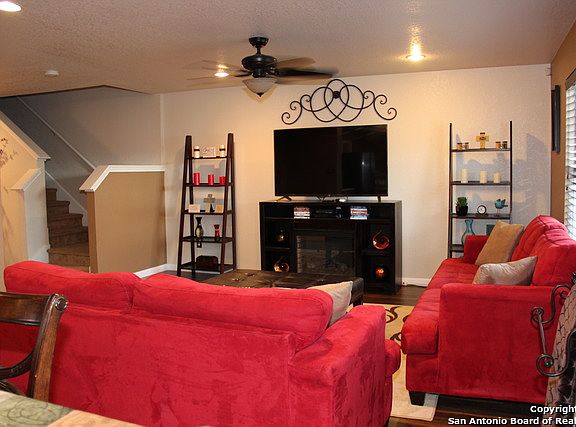 5th image of 1310 Laurel Lk
