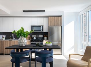 5627 2nd St APT 3202, Long Island City, NY 11101