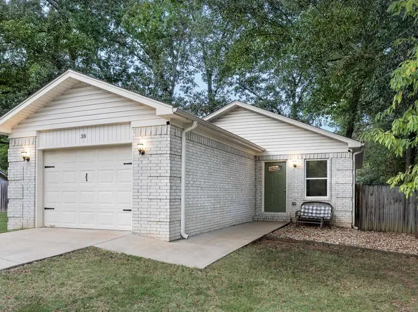 38 Chalet St, Cabot, AR 72023