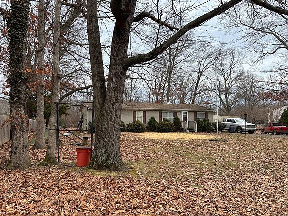 3rd image of 35 Inglewood Ave