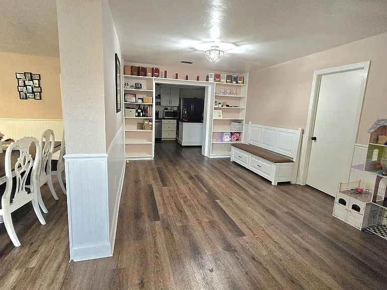 1610 Valencia St — Photo 9