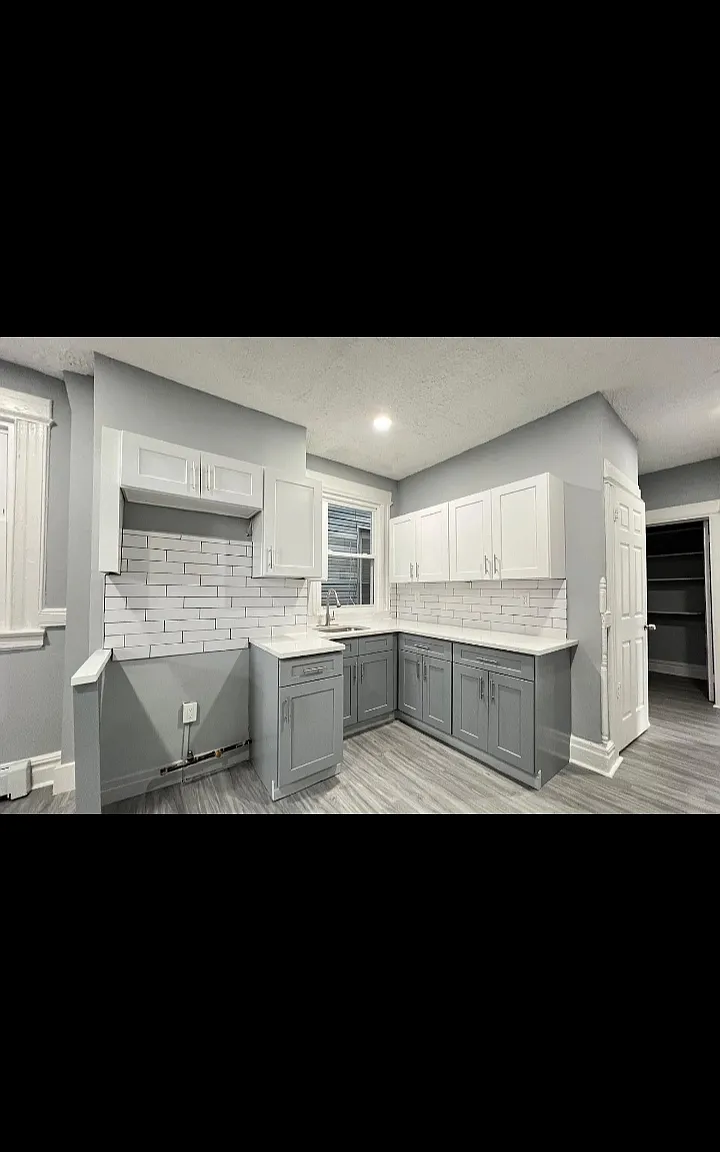 3 bed, $2,100 — Photo 1