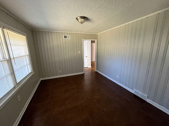 5th image of 1508 E Raines Rd