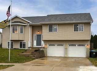 4042 Jodi Dr, Waterloo, IA 50701