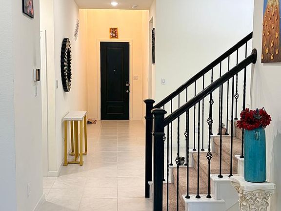 3rd image of 524 Oakmoss St