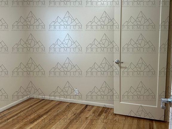 3rd image of 315 W 6th St #10