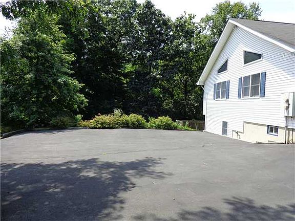 3rd image of 45 Kettle Ct
