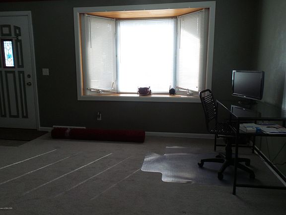 4th image of 645 E Paris Ave