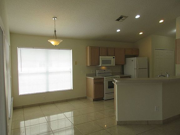 5th image of 2057 Shannon Lakes Blvd