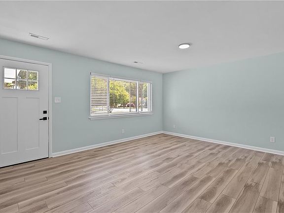 4th image of 152 Mann Dr
