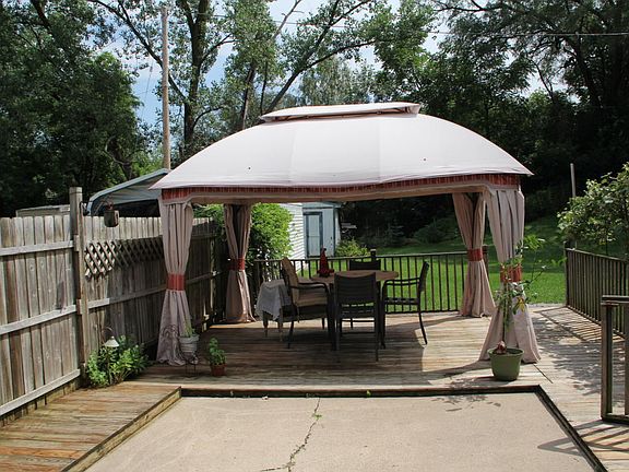 4th image of 387 Eagle Lake Ave