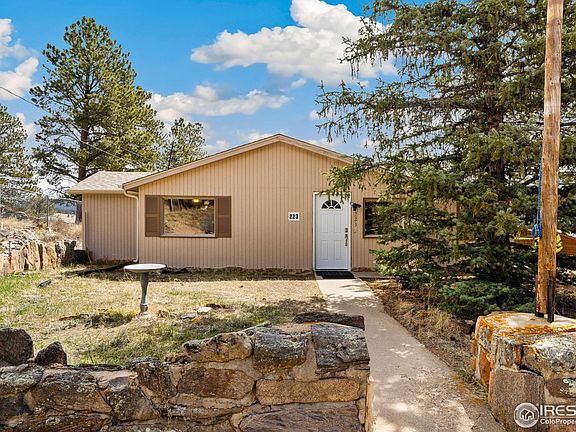 4th image of 221 Granite Ln