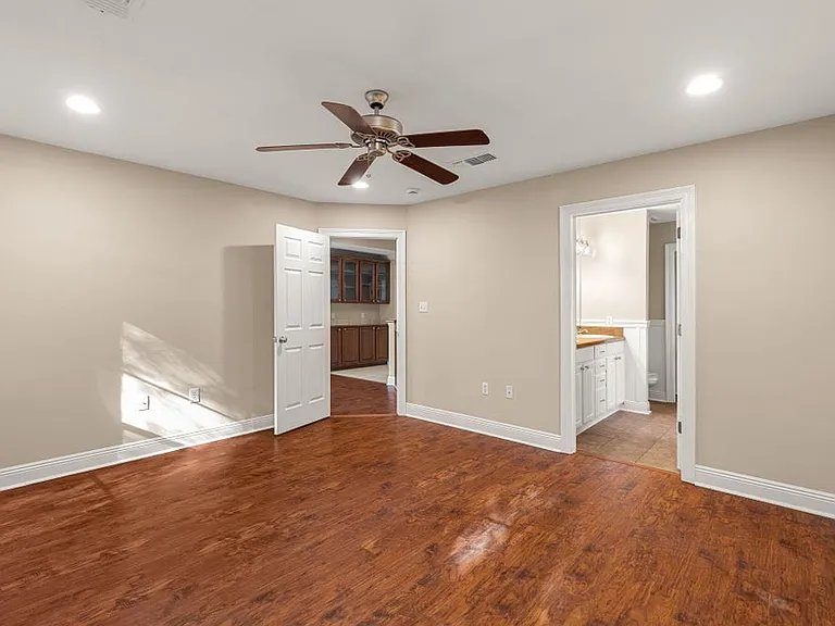 34 Clear Springs Ct — Photo 11