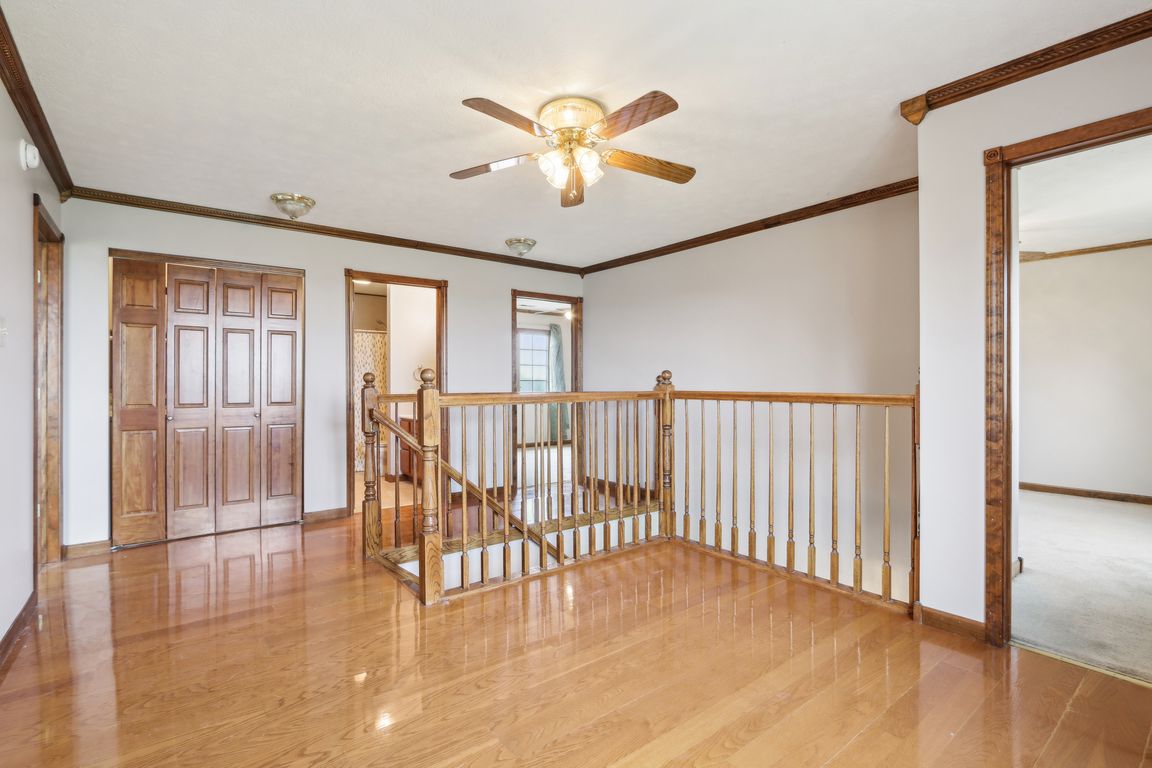 W Briarwood Rd-1804-032