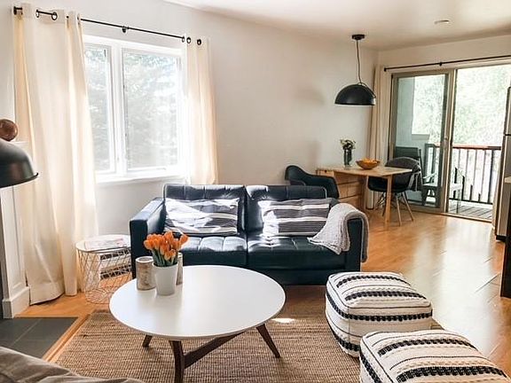 3rd image of 425 Park Cir #0