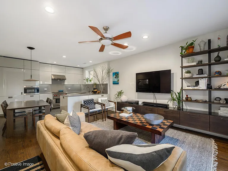 910 N Washtenaw Ave #1 — Photo 3